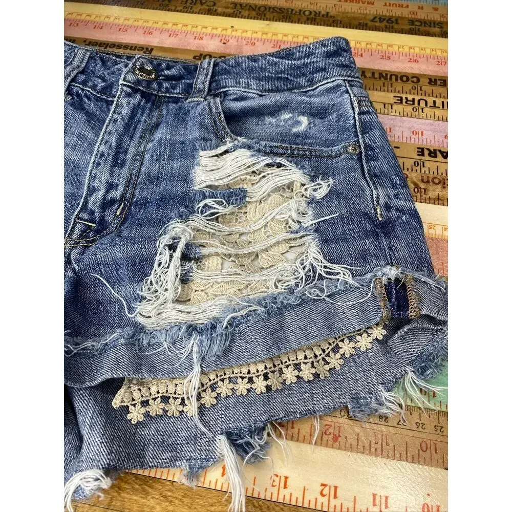 American Eagle Shorts Size 2 Jean cutoff hi-rise Festival denim Crochet Lace - Picture 4 of 13
